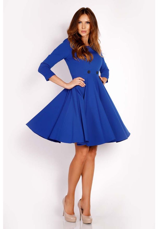 Lou-Lou - Szeroka Niebieska Sukienka Midi z Ozdobnymi Guzikami. Kolor: niebieski. Materiał: wiskoza, poliester, elastan. Długość: midi