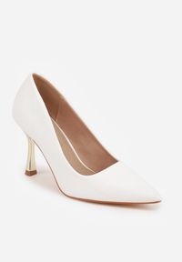Born2be - Białe Szpilki VICES z Wkładką ze Skóry Naturalnej i Metalicznym Akcentem Oshiera. Okazja: na co dzień. Kolor: biały. Materiał: skóra. Wzór: aplikacja. Obcas: na szpilce. Styl: elegancki, klasyczny, casual #4