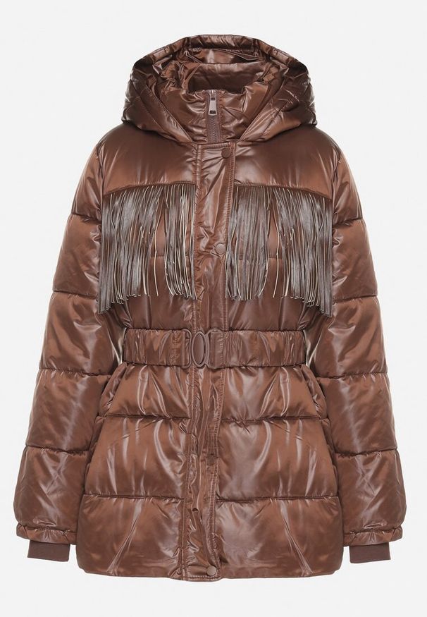 Born2be - Brązowa Pikowana Kurtka z Kapturem i Paskiem z Marszczeniem Zdobiona Frędzlami Sanoria. Okazja: na co dzień. Typ kołnierza: kaptur. Kolor: brązowy. Materiał: jeans. Wzór: aplikacja. Styl: casual, elegancki