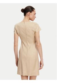 Guess Sukienka letnia W5GK41 WH5L2 Beżowy Regular Fit. Kolor: beżowy. Materiał: len, lyocell. Sezon: lato
