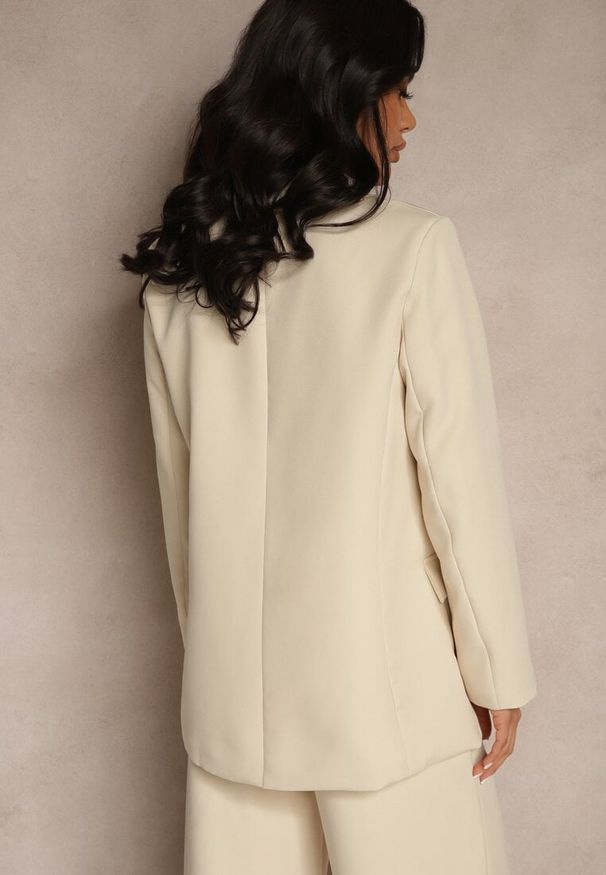 Renee - Beżowa Marynarka z Ozdobną Imitacją Kieszeni Nilzedi. Okazja: do pracy, na co dzień, na spotkanie biznesowe. Kolor: beżowy. Styl: klasyczny, casual, elegancki, biznesowy