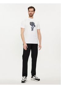 Karl Lagerfeld - KARL LAGERFELD T-Shirt 755424 542241 Biały Regular Fit. Typ kołnierza: dekolt w karo. Kolor: biały. Materiał: bawełna
