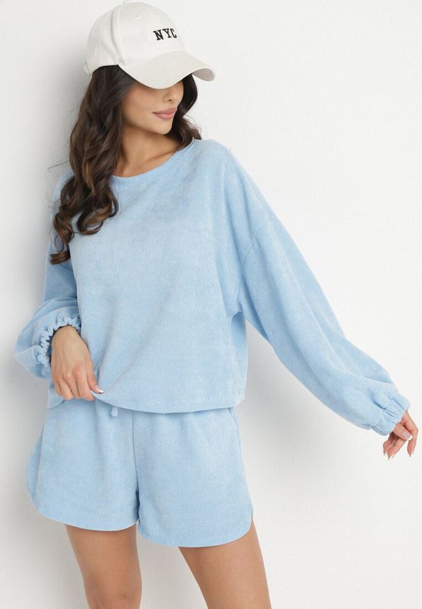 Born2be - Niebieski Dzianinowy Komplet Bluza i Szorty Novanisa. Kolor: niebieski. Materiał: dzianina