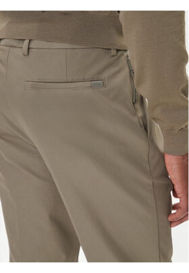 BOSS Chinosy P-Kaiton1 50543945 Beżowy Slim Fit. Kolor: beżowy. Materiał: bawełna