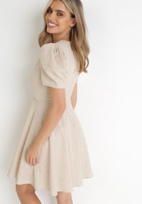 Born2be - Beżowa Sukienka z Krótkim Bufiastym Rękawem Akazane. Kolor: beżowy #2