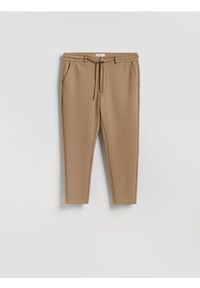 Reserved - Spodnie chino slim fit - beżowy. Kolor: beżowy. Materiał: bawełna, tkanina