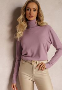 Renee - Różowy Sweter Golf o Dopasowanym Fasonie z Wiskozą Nalexa. Typ kołnierza: golf. Kolor: różowy. Materiał: wiskoza. Długość rękawa: długi rękaw. Długość: długie. Sezon: zima, jesień. Styl: klasyczny #4