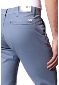 Wrangler - WRANGLER SPODNIE MĘSKIE CHINO FLINSTONE BLUE W16LHE13F. Materiał: materiał #5