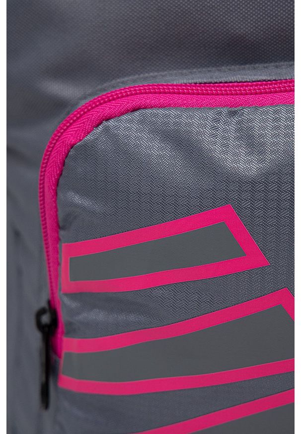 New Balance Plecak damski kolor szary duży z nadrukiem. Kolor: szary. Wzór: nadruk