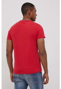 Superdry T-shirt bawełniany kolor czerwony gładki. Okazja: na co dzień. Kolor: czerwony. Materiał: bawełna. Wzór: gładki. Styl: casual