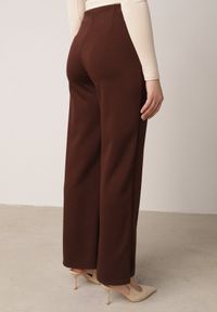 Born2be - Brązowe Eleganckie Spodnie z Bawełny i Wiskozy w Kant Valelia. Okazja: na co dzień, na spotkanie biznesowe, do pracy. Kolor: brązowy. Materiał: bawełna, wiskoza. Styl: elegancki #2