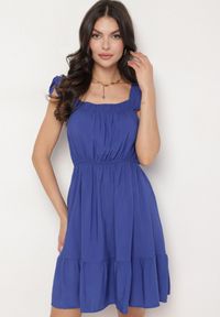 Born2be - Granatowa Sukienka z Wiskozą o Rozkloszowanym Kroju z Gumką w Pasie Lirimere. Okazja: na co dzień. Typ kołnierza: kołnierz z falbankami. Kolor: niebieski. Materiał: wiskoza. Długość rękawa: na ramiączkach. Styl: elegancki, casual #7
