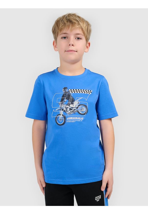 4f - 4F T-shirt regular z nadrukiem chłopięcy - niebieski 140 (9-10 lat). Okazja: na co dzień, na uczelnię. Kolor: niebieski. Materiał: bawełna, skóra, materiał. Wzór: nadruk. Sezon: lato. Styl: casual, klasyczny