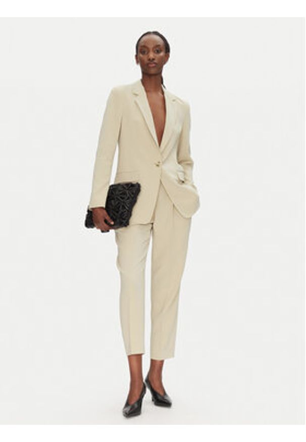 BOSS Spodnie materiałowe Tapiah 50490037 Beżowy Regular Fit. Kolor: beżowy. Materiał: syntetyk