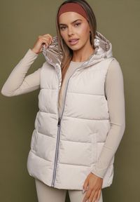 Born2be - Jasnobeżowa Dwustronna Kamizelka z Pikowaniem i Kapturem Welini. Kolor: beżowy #4