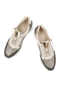 Beżowe Sneakersy Marco Tozzi Modne Obuwie Damskie Na Koturnie. Okazja: na co dzień. Zapięcie: zamek. Kolor: beżowy. Materiał: jeans, materiał. Szerokość cholewki: normalna. Obcas: na koturnie. Styl: casual, elegancki #3