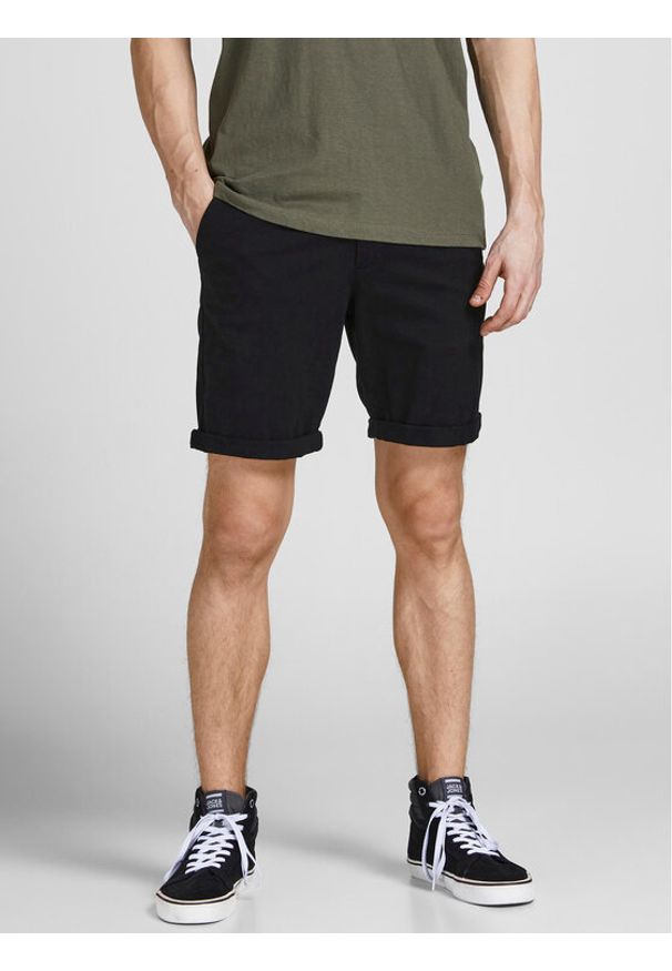 Jack & Jones - Jack&Jones Szorty materiałowe Dave 12182549 Czarny Regular Fit. Kolor: czarny. Materiał: bawełna