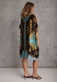 Renee - Niebieskie Ponczo z Satyny z Jedwabiem Wiskozą i Geometrycznym Printem Doreleia. Okazja: na co dzień. Kolor: niebieski. Materiał: jedwab, wiskoza, satyna. Wzór: nadruk, geometria. Styl: elegancki, casual #8