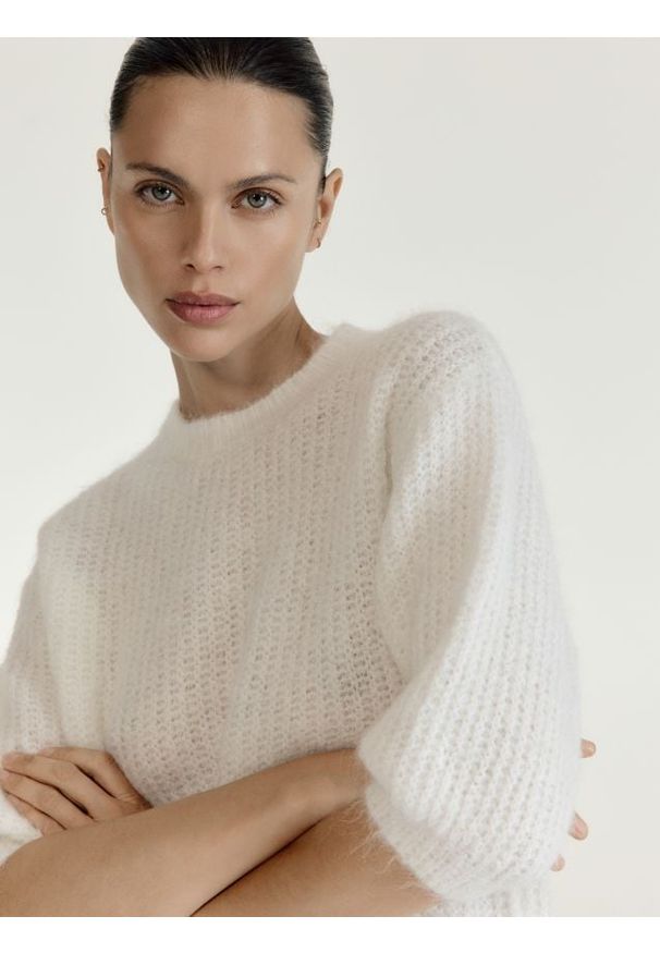 Reserved - Sweter z wełną - złamana biel. Materiał: wełna