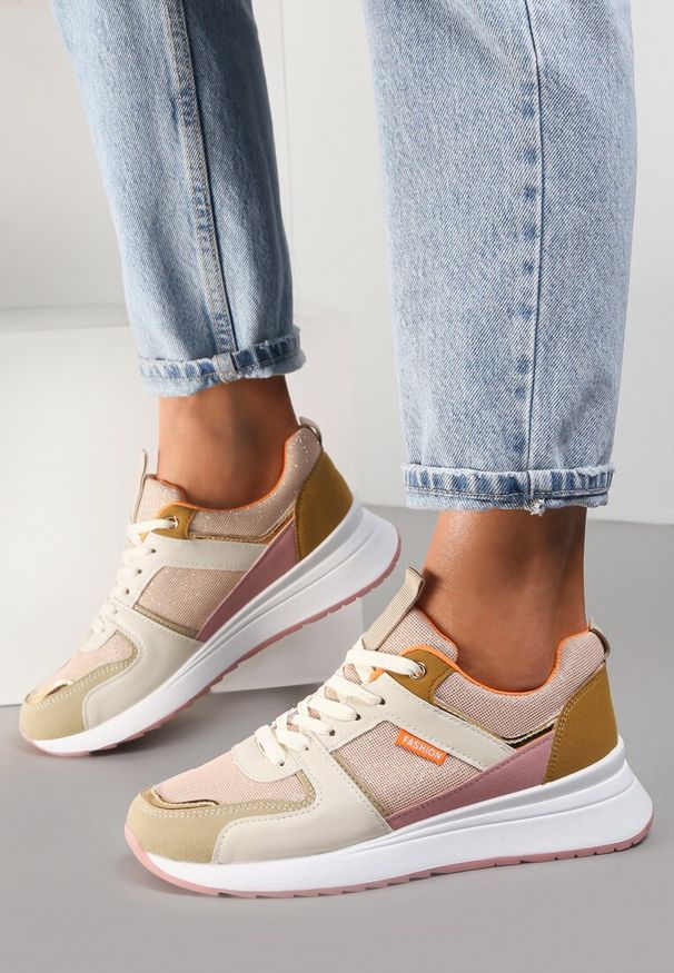 Renee - Beżowo-Zielone Sneakersy Philassa. Okazja: na co dzień. Kolor: beżowy. Materiał: materiał. Szerokość cholewki: normalna. Wzór: aplikacja