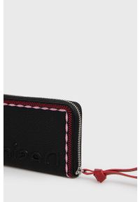 Desigual portfel x Disney 22SAYP13 damski kolor czarny. Kolor: czarny. Materiał: materiał. Wzór: motyw z bajki #3