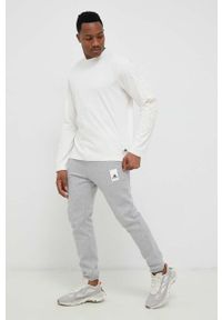 Adidas - adidas longsleeve bawełniany kolor beżowy gładki. Kolor: beżowy. Materiał: bawełna. Długość rękawa: długi rękaw. Wzór: gładki #2