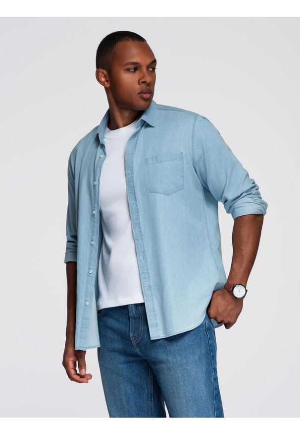 Ombre Clothing - Jeansowa męska koszula z haftowaną kieszonką – jasnoniebieska V1 - Rozmiar: XXL. Kolor: niebieski. Materiał: jeans. Wzór: haft. Styl: elegancki