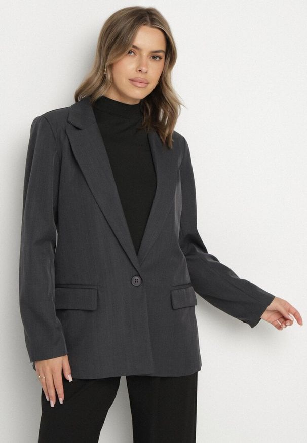 Born2be - Szara Pudełkowa Marynarka Jednorzędowa z Usztywnioną Linią Ramion Foella. Okazja: na co dzień. Kolor: szary. Materiał: jeans. Styl: elegancki, casual, klasyczny