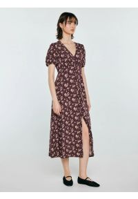 Big-Star - Sukienka damska midi z wiskozy w kwiatowy wzór brązowa Pala 804. Okazja: na co dzień, na spacer. Kolor: brązowy. Materiał: wiskoza. Wzór: kwiaty. Sezon: wiosna, lato. Typ sukienki: proste. Styl: boho, casual. Długość: midi #6