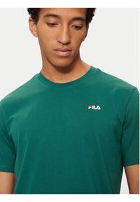 Fila T-Shirt Berloz FAM0340 Zielony Regular Fit. Kolor: zielony. Materiał: bawełna