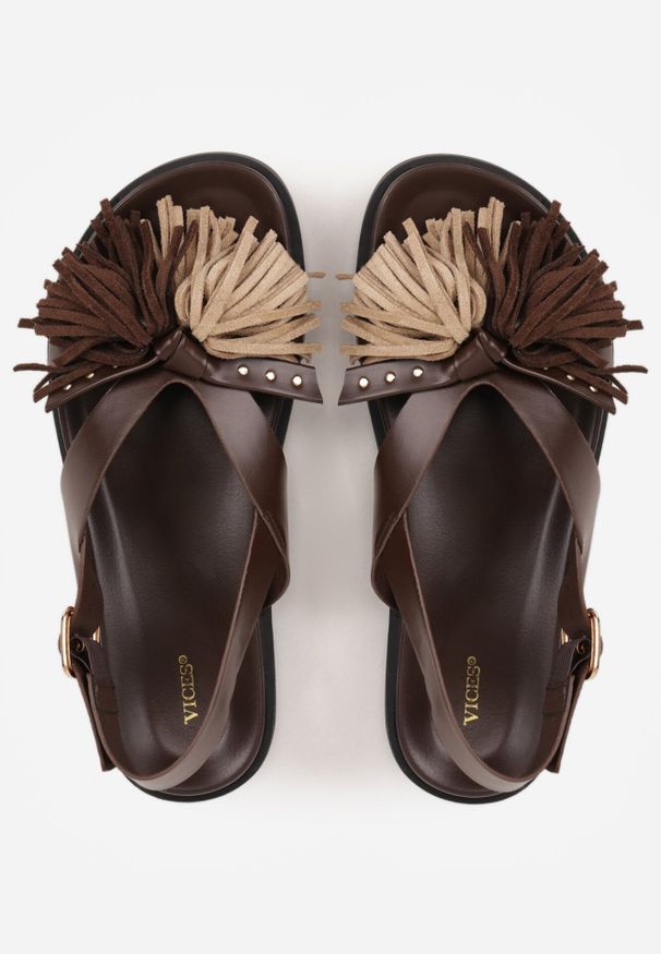 Born2be - Ciemnobrązowe Sandały VICES Ozdobione Frędzlami Lironis. Okazja: na co dzień. Zapięcie: sprzączka. Kolor: brązowy. Wzór: aplikacja. Sezon: lato. Styl: casual, elegancki