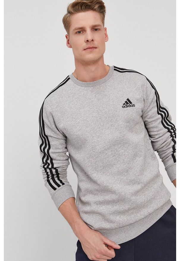Adidas - adidas - Bluza. Okazja: na co dzień. Kolor: szary. Materiał: dzianina, poliester. Wzór: aplikacja. Styl: casual