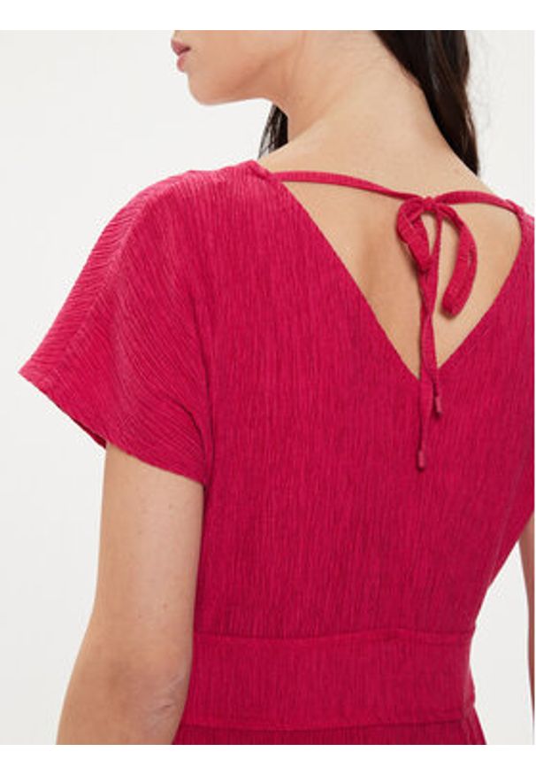 Tatuum Sukienka codzienna Tabita T2408.193 Czerwony Regular Fit. Okazja: na co dzień. Kolor: czerwony. Materiał: lyocell. Typ sukienki: proste. Styl: casual
