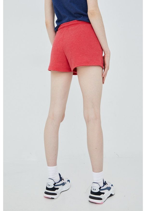 Superdry szorty damskie kolor czerwony melanżowe high waist. Okazja: na co dzień. Stan: podwyższony. Kolor: czerwony. Materiał: bawełna. Wzór: melanż. Styl: casual