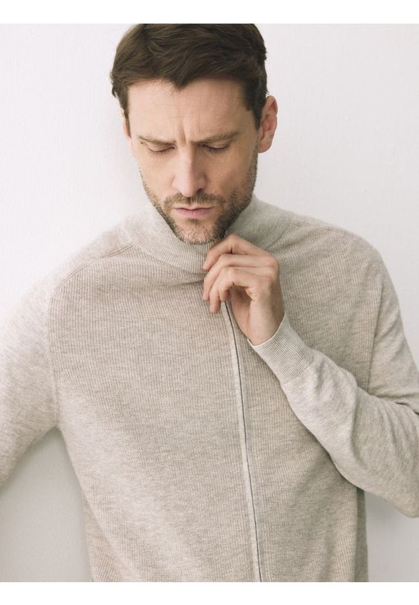 Reserved - Rozpinany sweter z wełną - beżowy. Kolor: beżowy. Materiał: wełna