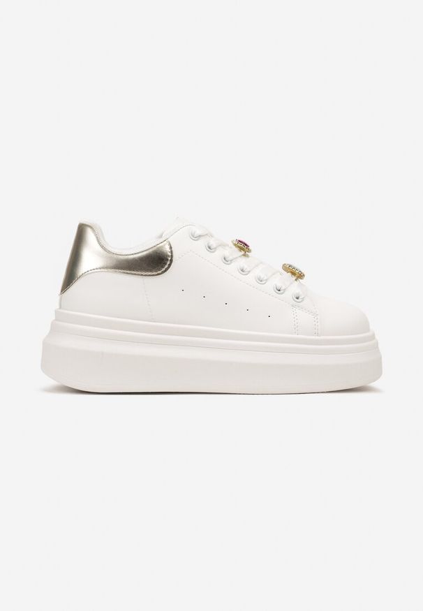 Renee - Biało-Złote Sneakersy na Platformie z Aplikacjami na Sznurówkach Neveahra. Nosek buta: okrągły. Zapięcie: sznurówki. Kolor: biały. Wzór: aplikacja. Obcas: na platformie. Wysokość obcasa: niski