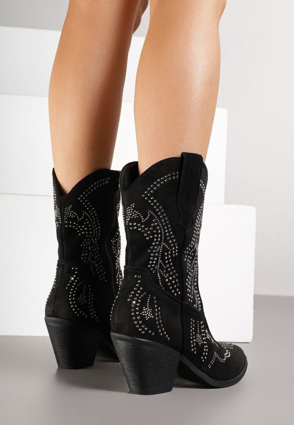 Renee - Czarne Botki na Kowbojki na Słupku z Cyrkoniami Flarise. Okazja: na co dzień. Kolor: czarny. Materiał: skóra, jeans. Wzór: aplikacja. Sezon: wiosna, jesień. Obcas: na słupku. Styl: casual, elegancki