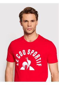 Le Coq Sportif T-Shirt 2210559 Czerwony Regular Fit. Kolor: czerwony. Materiał: bawełna #3