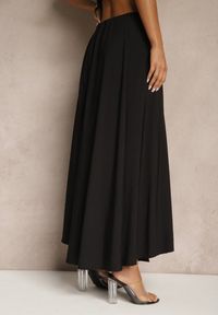 Renee - Czarna Spódnica z Wiskozą o Rozkloszowanym Kroju Addlia. Okazja: na co dzień. Kolor: czarny. Materiał: wiskoza. Styl: elegancki, casual #3