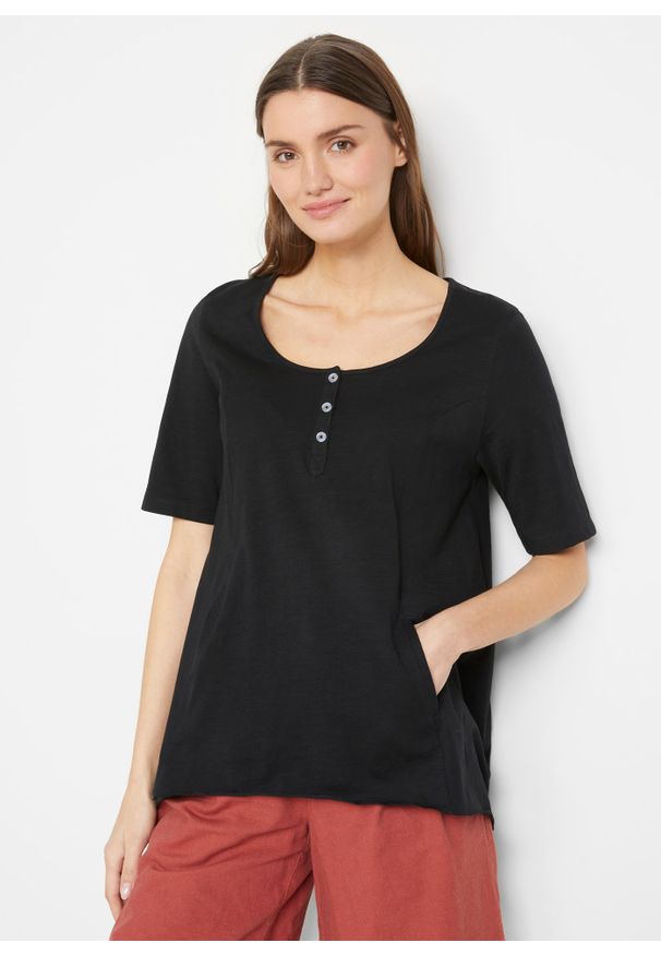 bonprix - Szeroki długi shirt bawełniany z przędzy mieszankowej z kieszeniami, z bawełny organicznej. Kolor: czarny. Materiał: bawełna. Długość: długie
