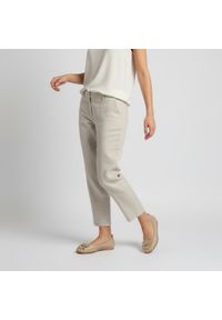 Baleriny damskie Armodo, cholewka ze skóry naturalnej z dekoracyjną aplikacją na przodzie elastyczna konstrukcja ułatwiająca zakładanie oraz płaska p. Okazja: na co dzień. Kolor: beżowy. Materiał: skóra. Szerokość cholewki: normalna. Wzór: aplikacja. Styl: casual, elegancki, klasyczny #2