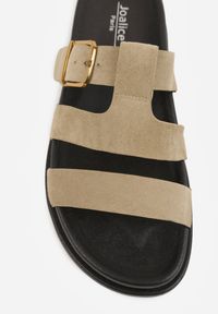 Renee - Beżowe Klapki Ozdobione Geometrycznymi Paskami i Metaliczną Klamrą Hossei. Okazja: na co dzień. Kolor: zielony. Materiał: jeans. Wzór: geometria, aplikacja. Styl: casual, elegancki #7