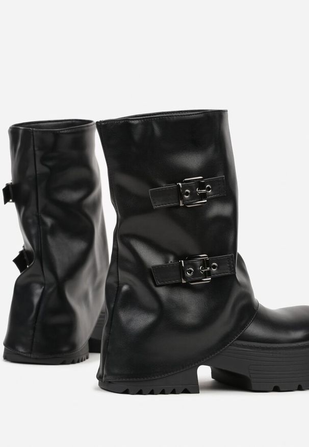 Renee - Czarne Botki Biker Vices z Wywiniętą Cholewką Platformą i Klamrami Reinila. Zapięcie: klamry. Kolor: czarny. Materiał: jeans, koronka. Szerokość cholewki: normalna. Obcas: na platformie. Styl: rockowy