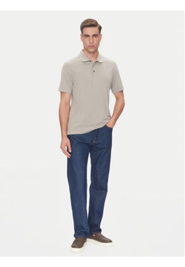 Calvin Klein Polo LV04LB220G Beżowy Regular Fit. Typ kołnierza: polo. Kolor: beżowy. Materiał: syntetyk