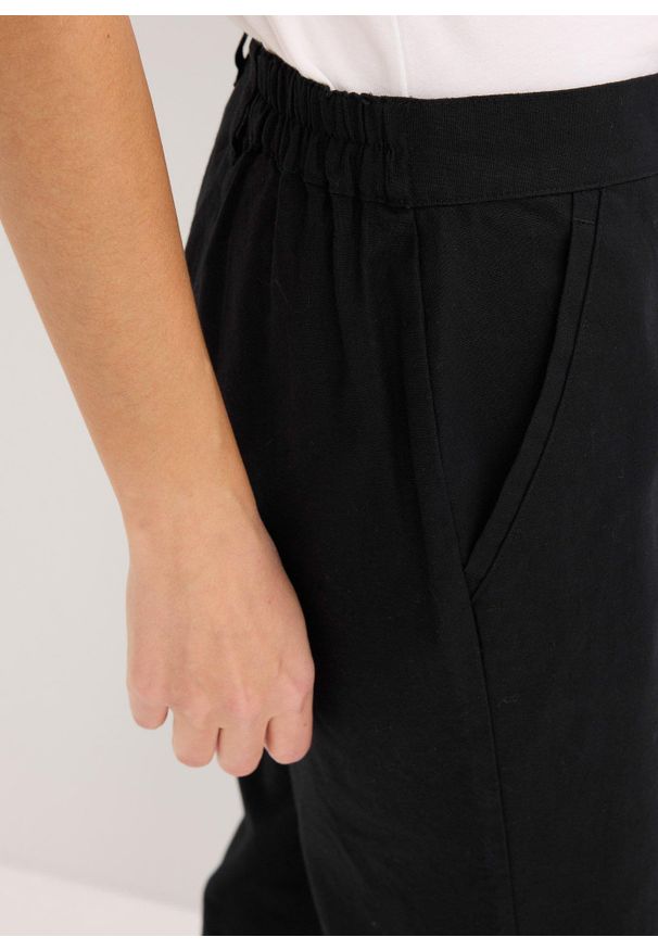 bonprix - Spodnie z mieszanki lnu i bawełny. Kolor: czarny. Materiał: bawełna, len