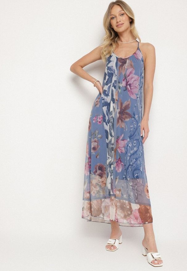 Born2be - Niebieska Siateczkowa Sukienka z Wiskozą w Kwiatowy Wzór Izaleira. Okazja: na co dzień, na imprezę. Kolor: niebieski. Materiał: wiskoza. Wzór: kwiaty. Sezon: lato. Styl: casual, elegancki