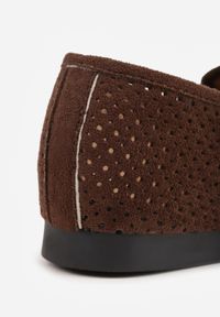 Born2be - Ciemnobrązowe Ażurowe Mokasyny VICES Ozdobione Frędzlami Catiana. Okazja: na co dzień, do pracy. Kolor: brązowy. Materiał: jeans. Wzór: ażurowy, aplikacja. Styl: casual, elegancki #3