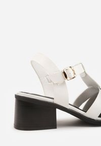 Renee - Białe Sandały na Stożku Ozdobione Geometryczną Cholewką Peripe. Okazja: na imprezę. Zapięcie: sprzączka. Kolor: biały. Materiał: jeans. Wzór: geometria, aplikacja. Sezon: lato. Obcas: na stożku #8