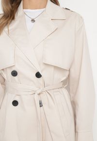 Born2be - Beżowy Płaszcz Trencz z Wiązanym Paskiem Zelamoon. Okazja: na co dzień. Kolor: beżowy. Styl: casual, klasyczny #7