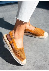 Casu - Camelowe sandały espadryle ażurowe z zakrytymi palcami casu c20x4/c. Kolor: brązowy. Wzór: ażurowy #2